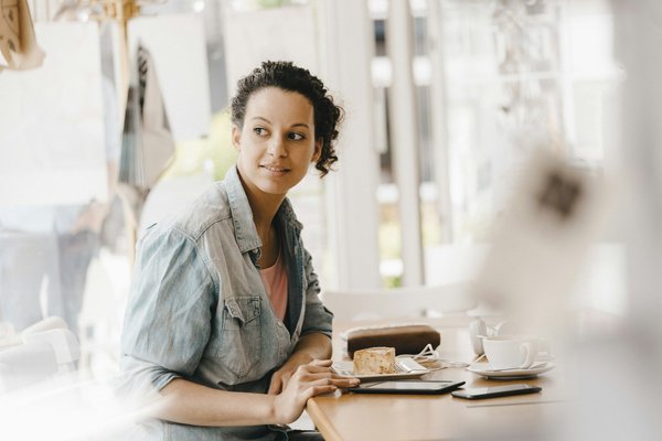 Comment les espaces de travail partagés peuvent-ils soutenir les artistes locaux?